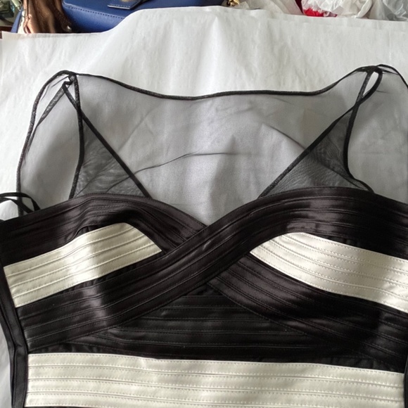 BCBGMaxAzria Black & White Striped Mara Cocktail Mini Dress 8 - Picture 12 of 16